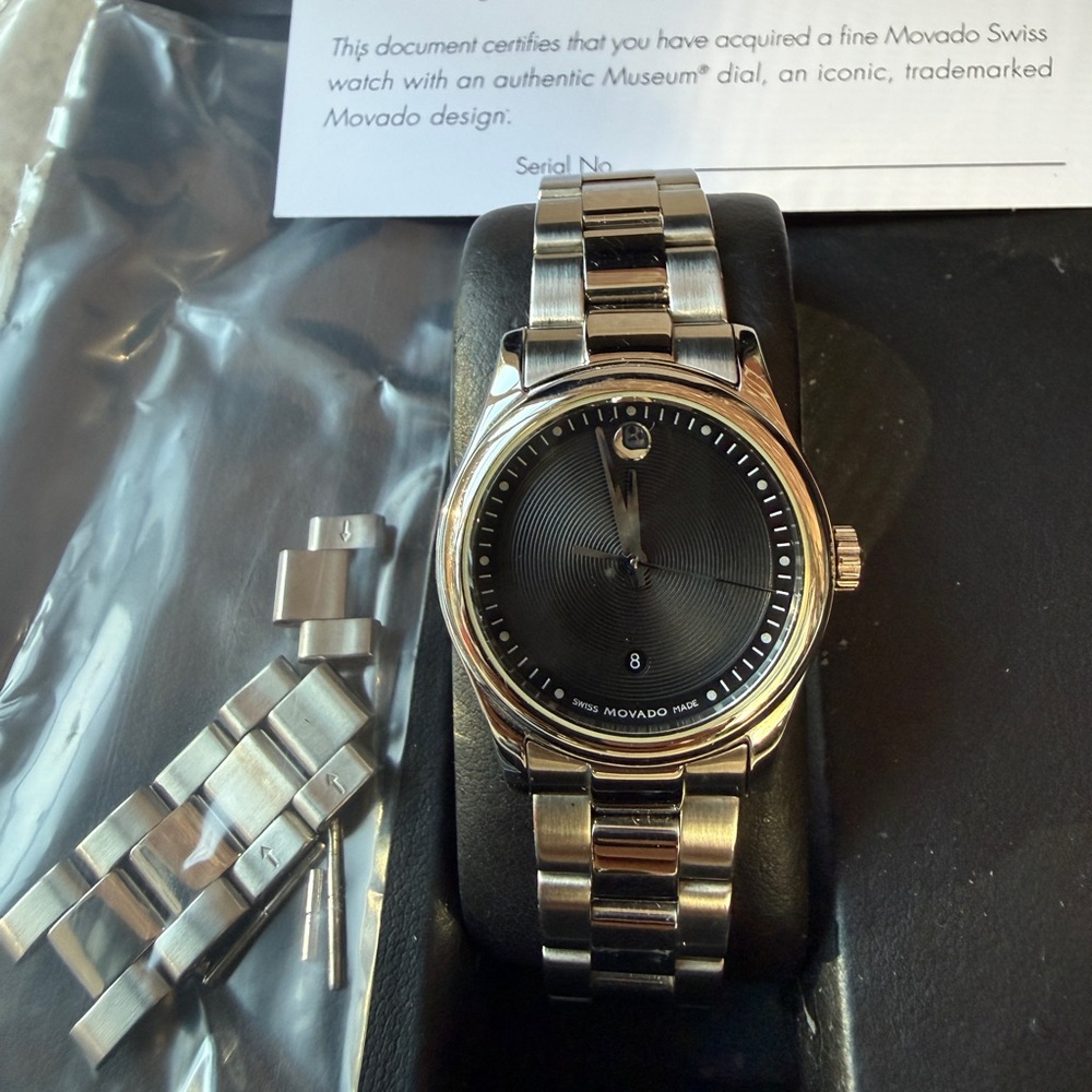 Movado Museum Women's Classic Wristwatch Silver/Black Stainless Steel Quartz